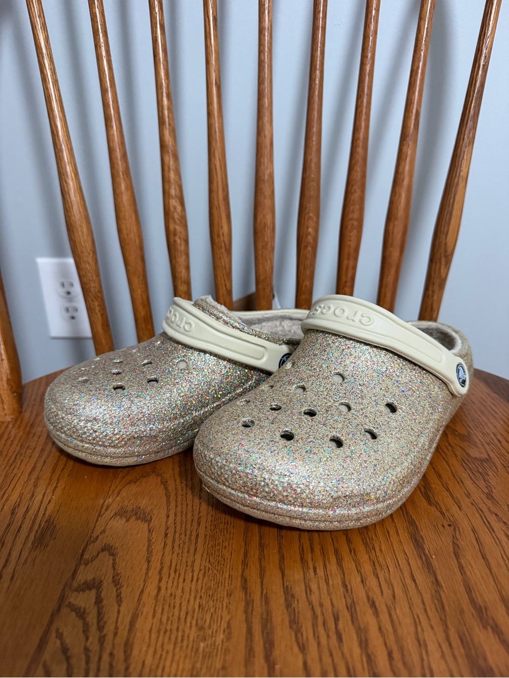 CROCS Kids Glitter Clog in Champagne Sparkle with Cream Strap